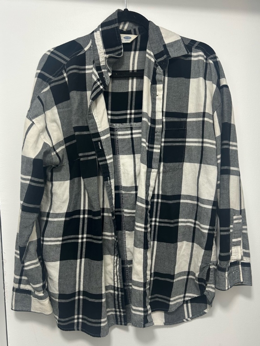 Women’s Old Navy Black & White Plaid Button-Up Shirt Size Large
